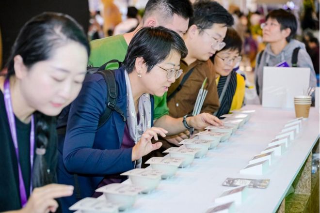企亮相HOTELEX共绘产业新蓝图麻将胡了游戏南博会咖啡馆携27滇(图2)